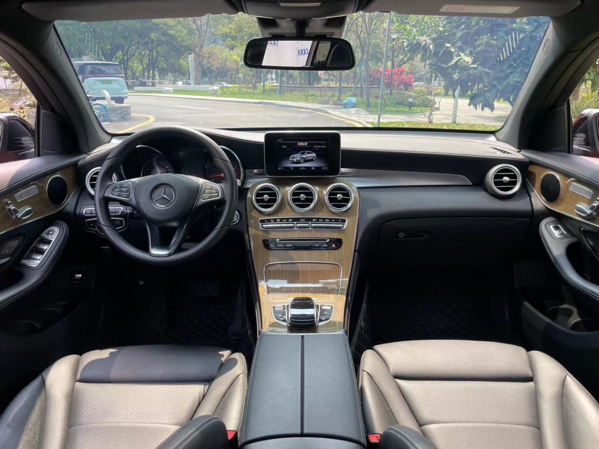 2018年10月奔驰 奔驰GLC  2022款 改款 GLC 260 4MATIC 轿跑SUV