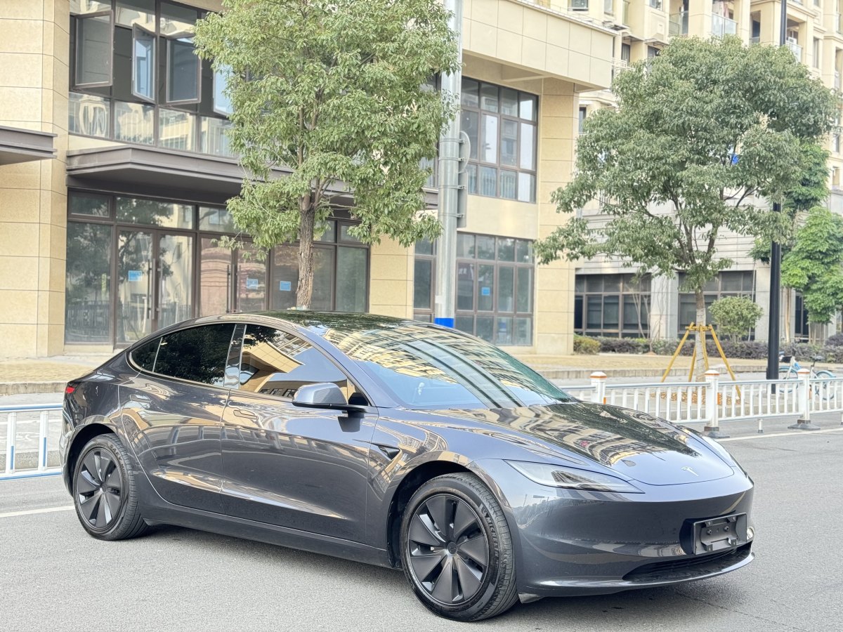 2024年8月特斯拉 Model 3  2023款 煥新版 后輪驅(qū)動(dòng)