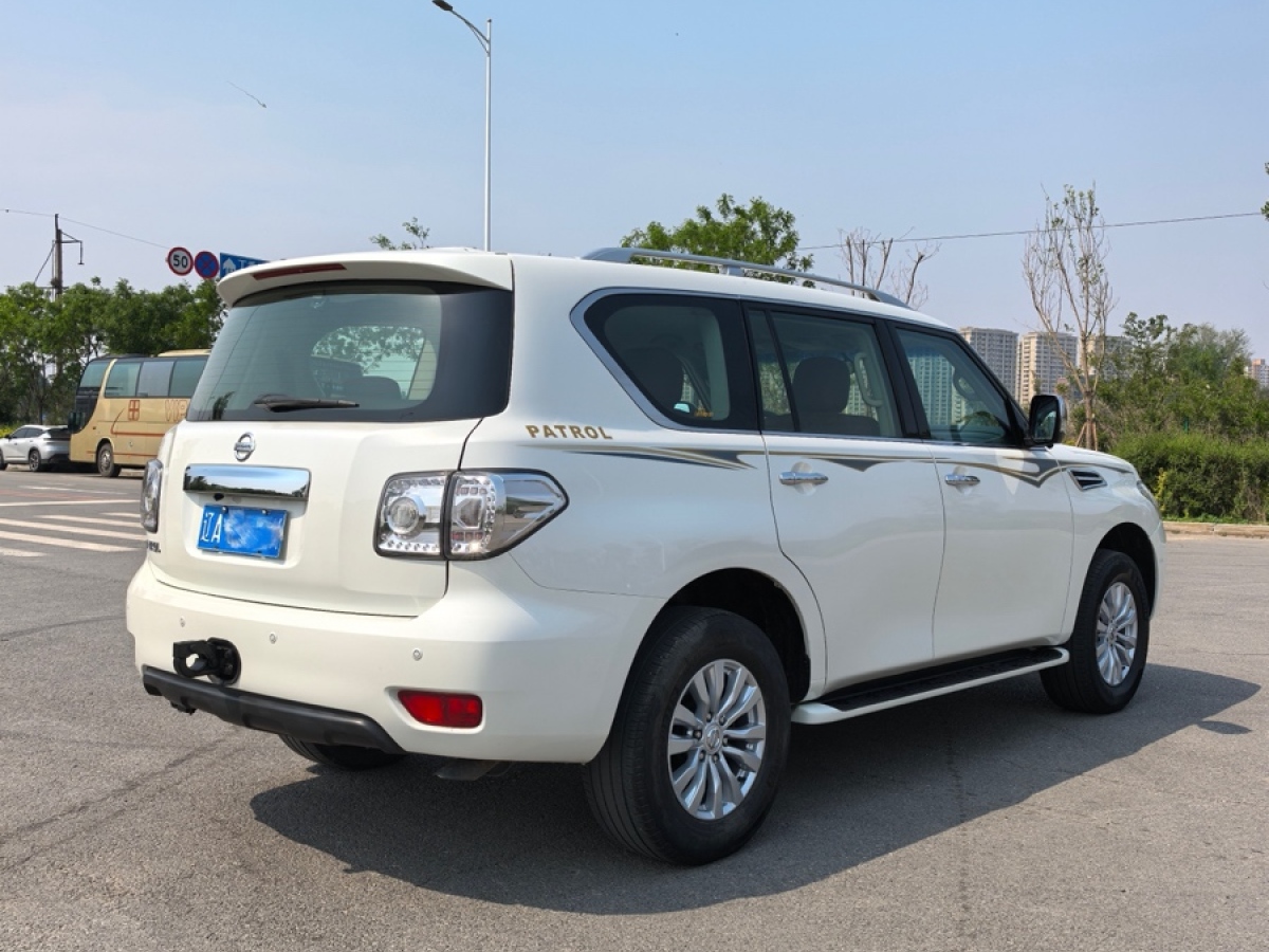日產(chǎn) 途樂  2018款 4.0L 領(lǐng)英型圖片