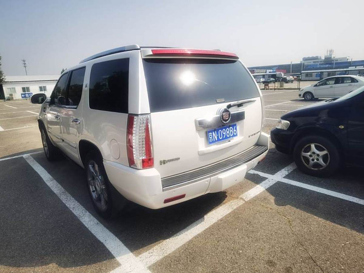 2012年3月凱迪拉克 凱雷德ESCALADE  2010款 6.0 Hybrid