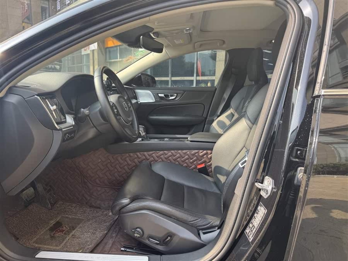沃爾沃 S60L  2021款 T4 智遠豪華版圖片