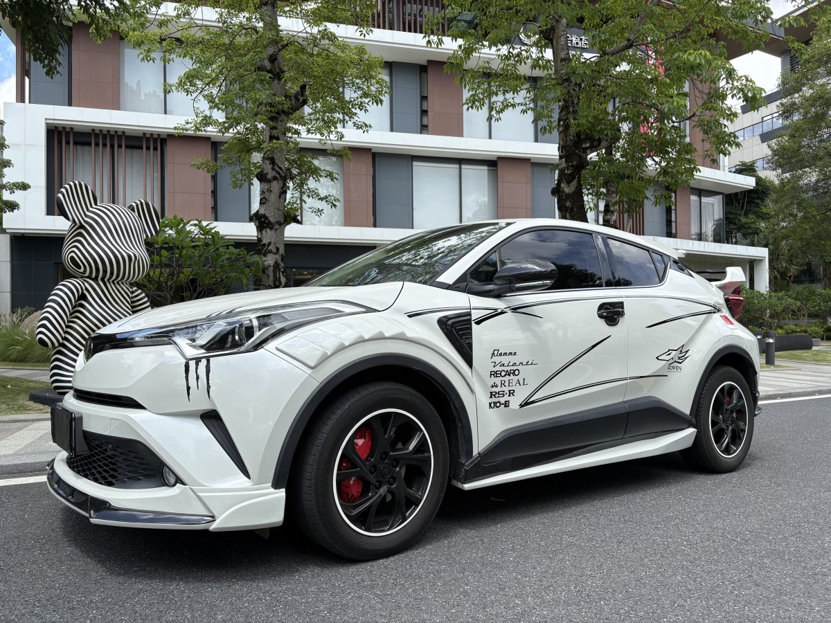 豐田 C-HR  2020款 2.0L 領(lǐng)先版圖片