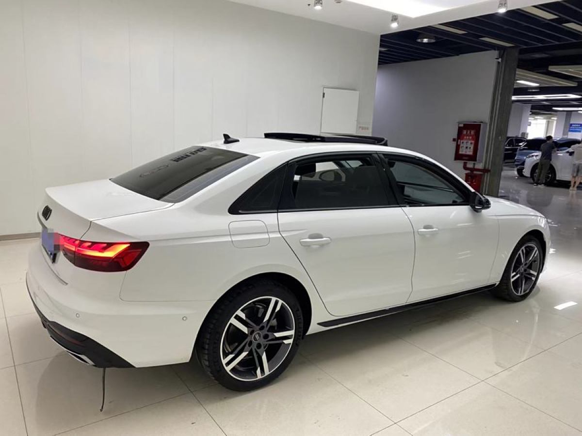 奧迪 奧迪A4L  2022款 40 TFSI 豪華動感型圖片