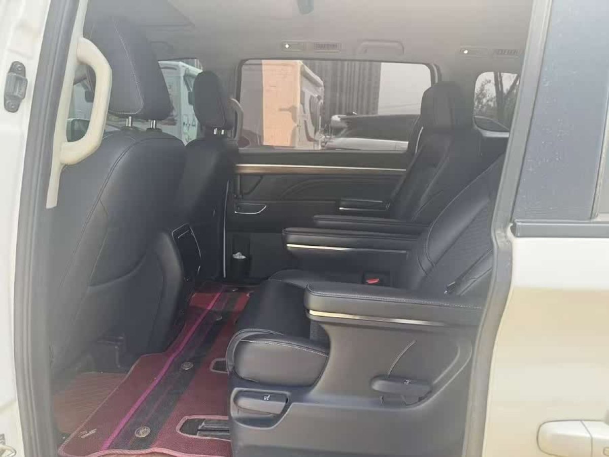 廣汽傳祺 M8  2024款 領秀系列 390T 尊享版圖片