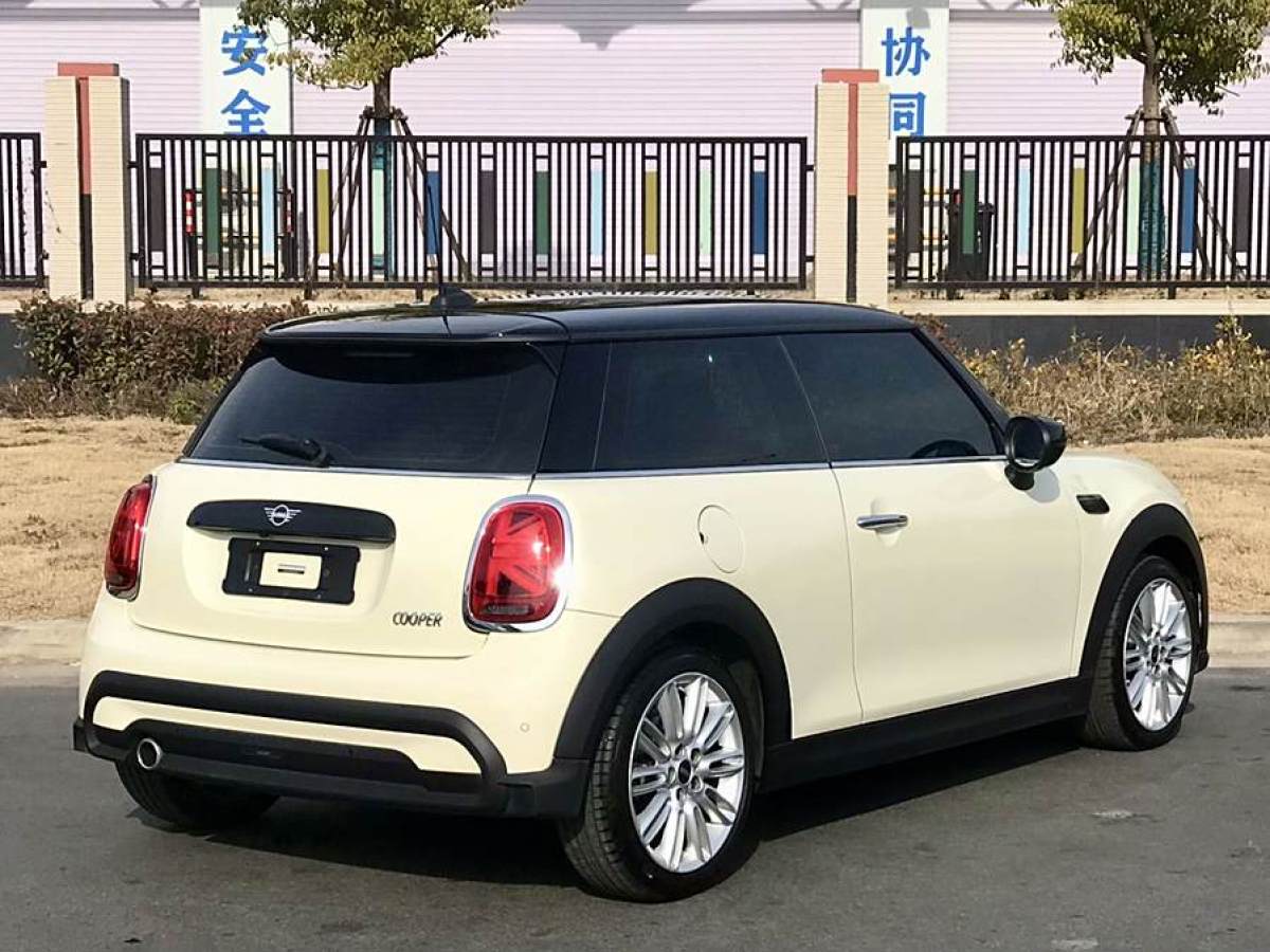 MINI MINI  2022款 改款 1.5T COOPER 經(jīng)典派圖片