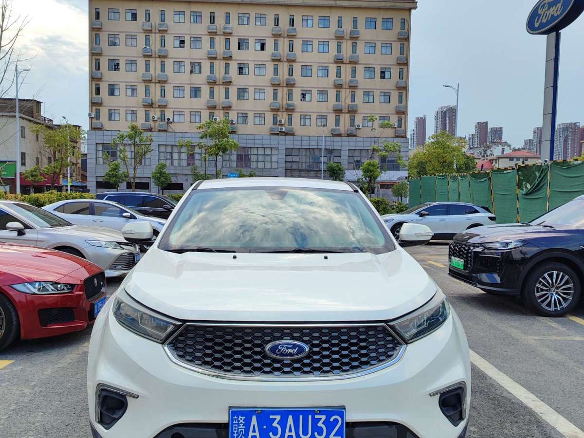 福特 領(lǐng)界  2019款 EcoBoost 145 手動(dòng)精領(lǐng)型圖片