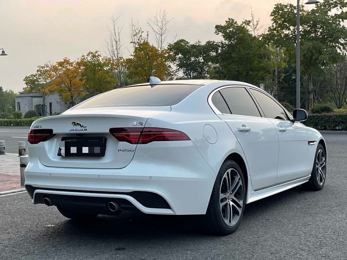 捷豹 XEL  2024款 2.0T 250PS R-DYNAMIC S進(jìn)取運(yùn)動(dòng)版圖片