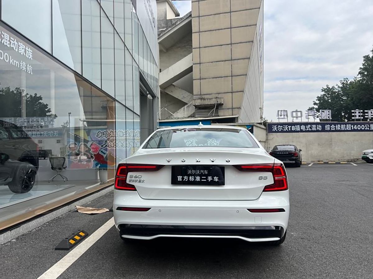 沃爾沃 S60L  2024款 B5 智雅運(yùn)動(dòng)版圖片