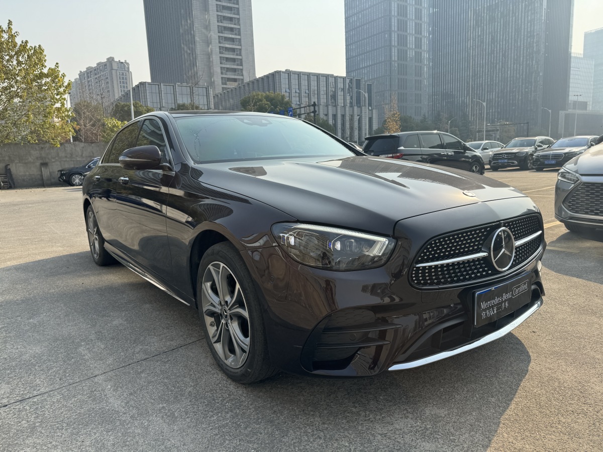 奔馳 奔馳E級(jí)  2021款 改款 E 300 L 尊貴型圖片