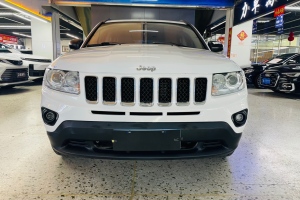 指南者 Jeep 2.0L 兩驅(qū)運(yùn)動版