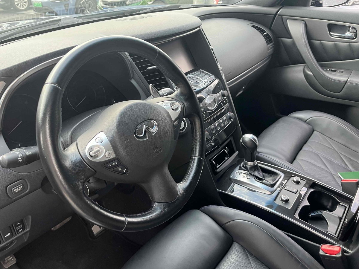 英菲尼迪 QX70  2015款 3.7L 絕影版圖片