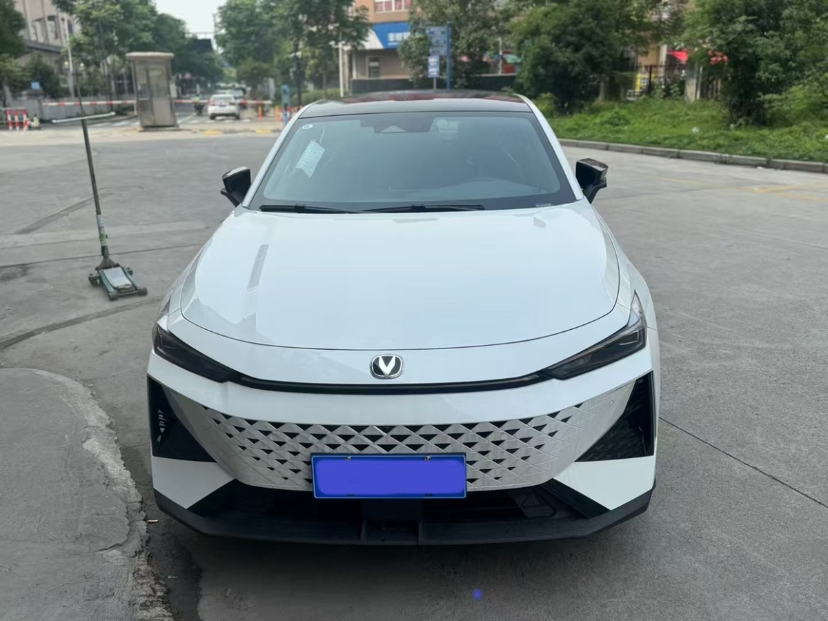長(zhǎng)安 長(zhǎng)安UNI-V  2024款 1.5T 尊享型圖片