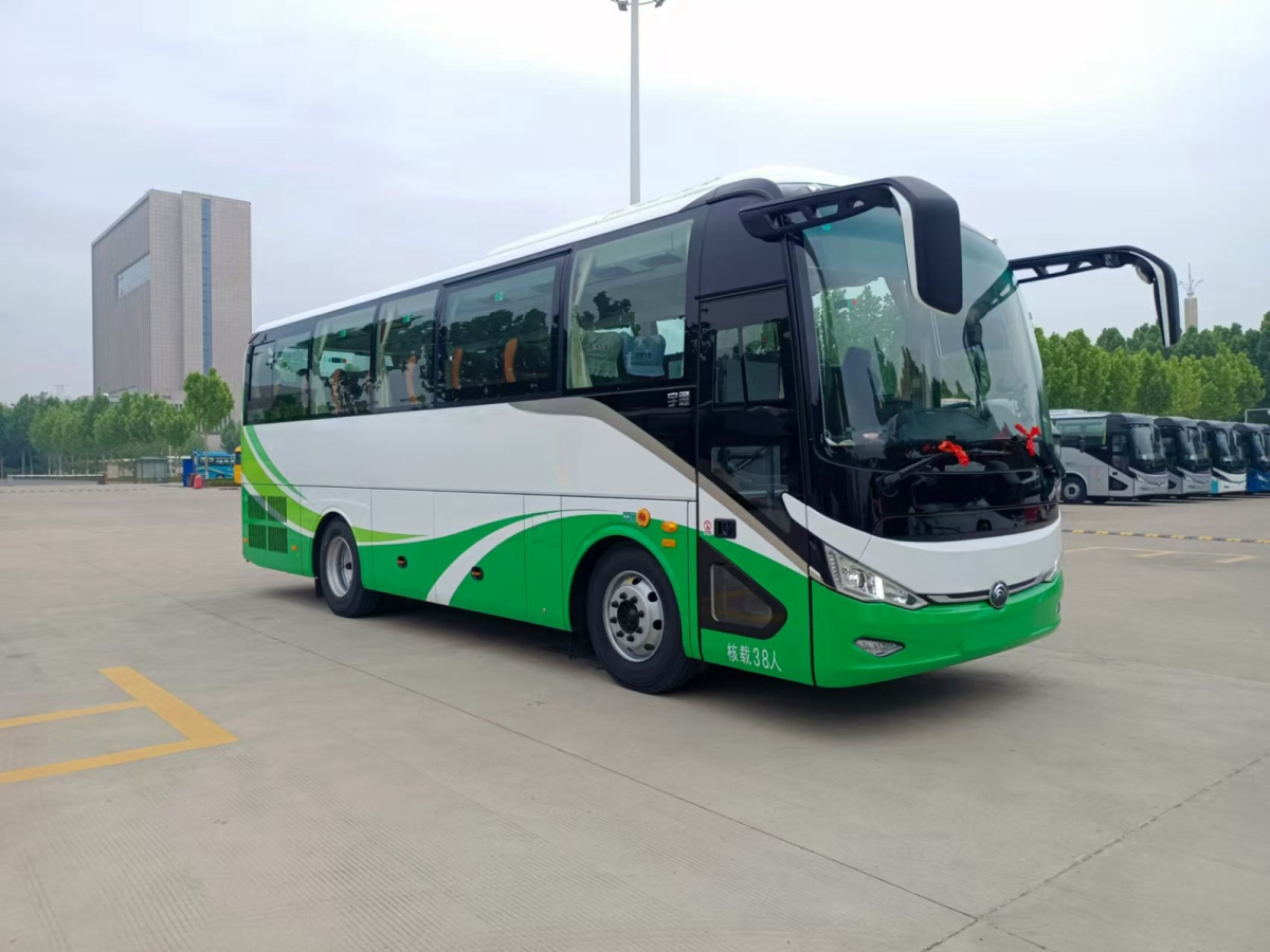 同款兩臺(tái)國(guó)六38座有公告宇通6907旅游車(chē)圖片