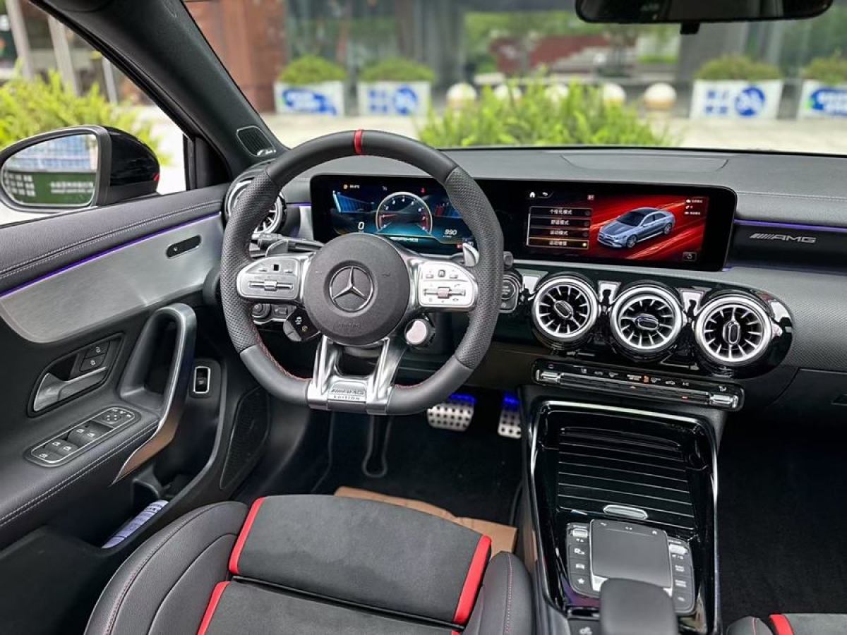 奔馳 奔馳A級AMG  2022款 AMG A 35 L 4MATIC 熾夜特別版圖片