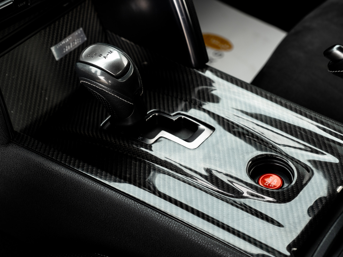 2014年6月日产 GT-R  2015款 3.8T 动感酷黑内饰版