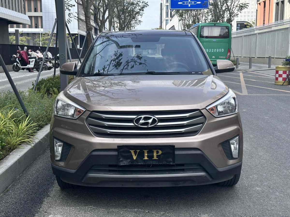 2016年11月現(xiàn)代 ix25  2015款 1.6L 自動兩驅(qū)智能型GLS