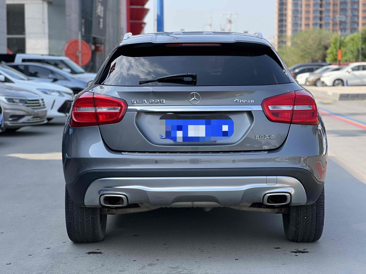 奔馳 奔馳GLA  2016款 GLA 220 4MATIC 時(shí)尚型圖片