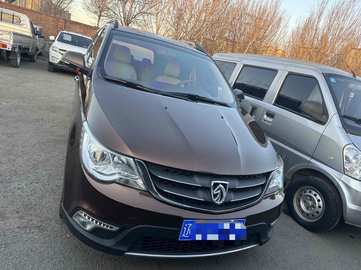 寶駿 730  2014款 1.5L 手動標(biāo)準(zhǔn)型 7座圖片