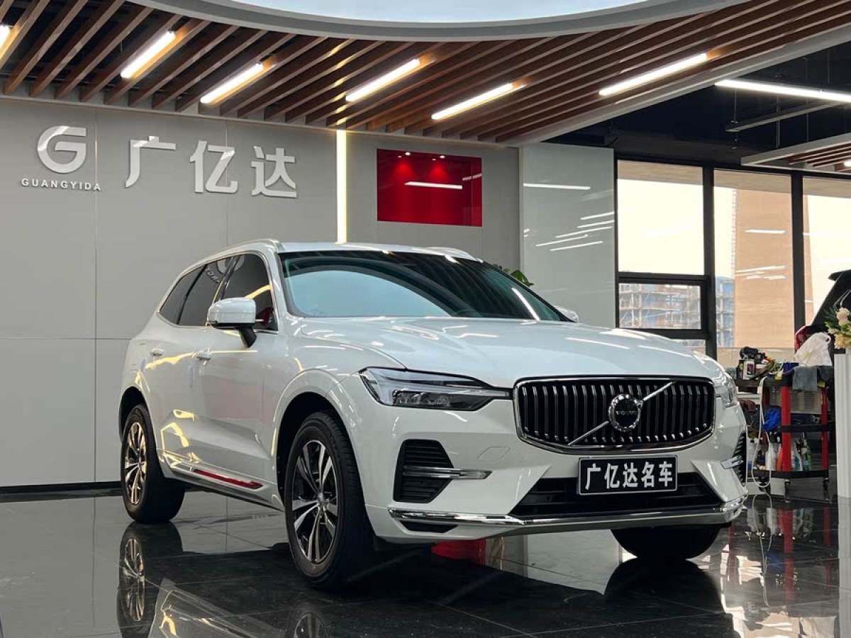 沃爾沃 XC60  2023款 B5 四驅(qū)智逸豪華版圖片