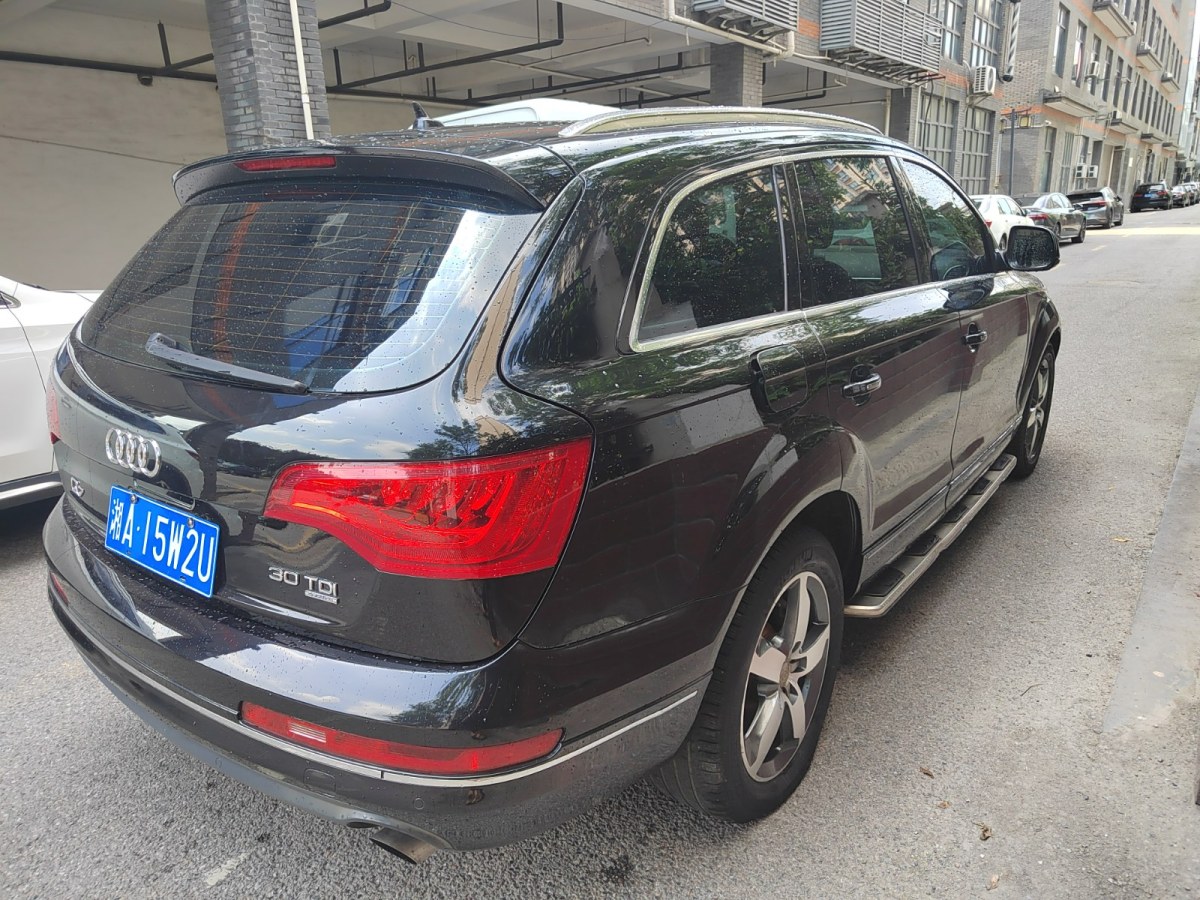 2010年8月奧迪 奧迪Q7  2010款 3.0 TDI quattro 領(lǐng)先型