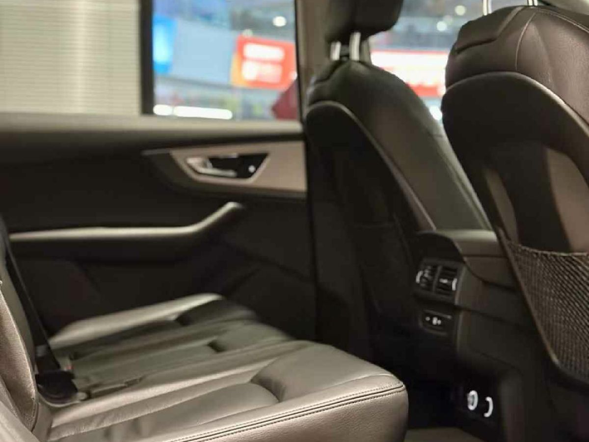 奧迪 奧迪Q7  2019款 45 TFSI S line運(yùn)動(dòng)型圖片