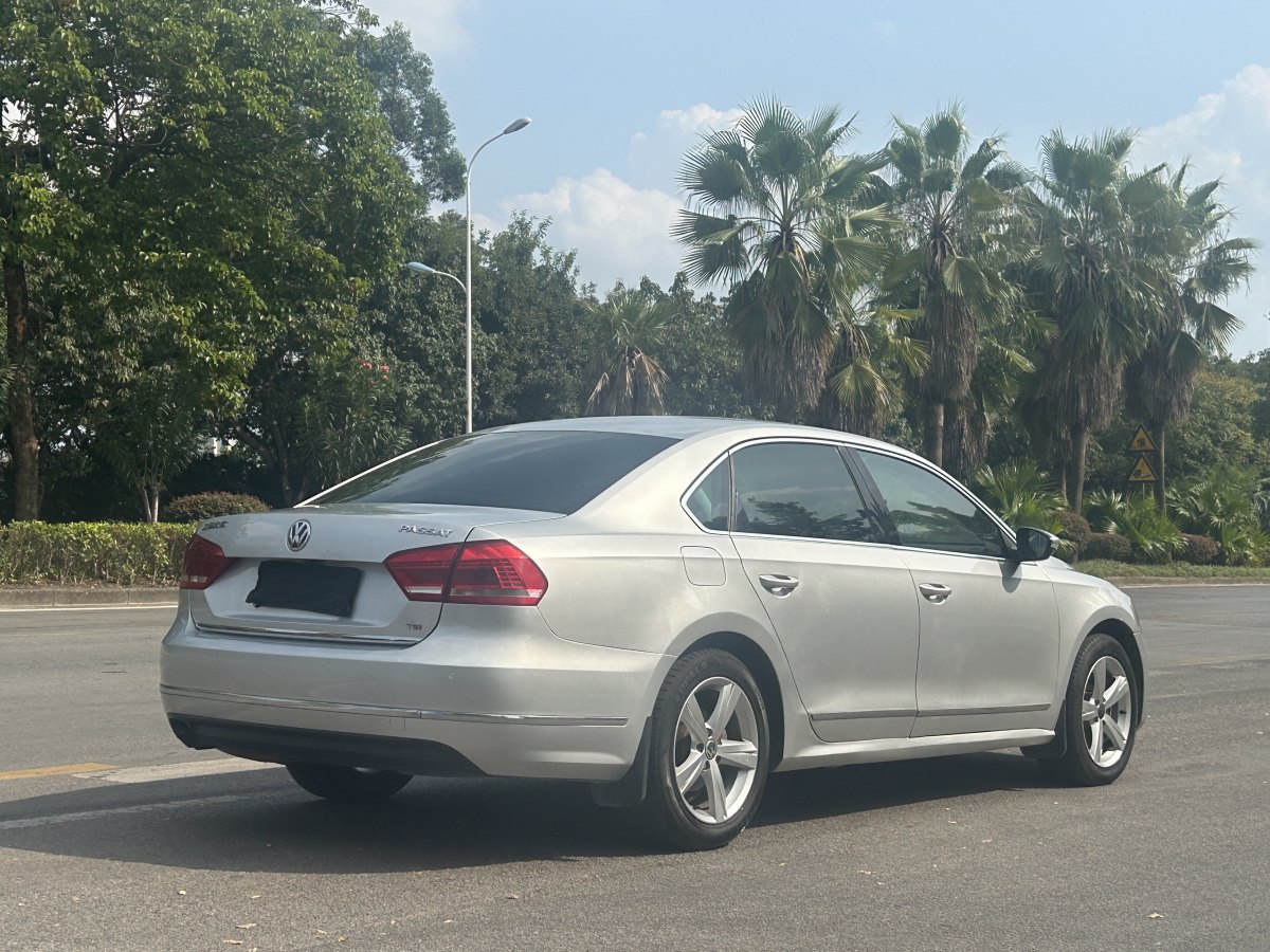 大眾 帕薩特  2011款 1.8TSI DSG至尊版圖片