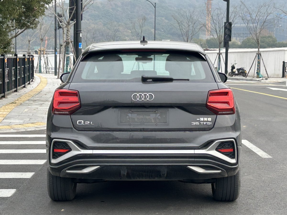 奧迪 奧迪Q2L  2021款 35 TFSI 豪華致雅型圖片