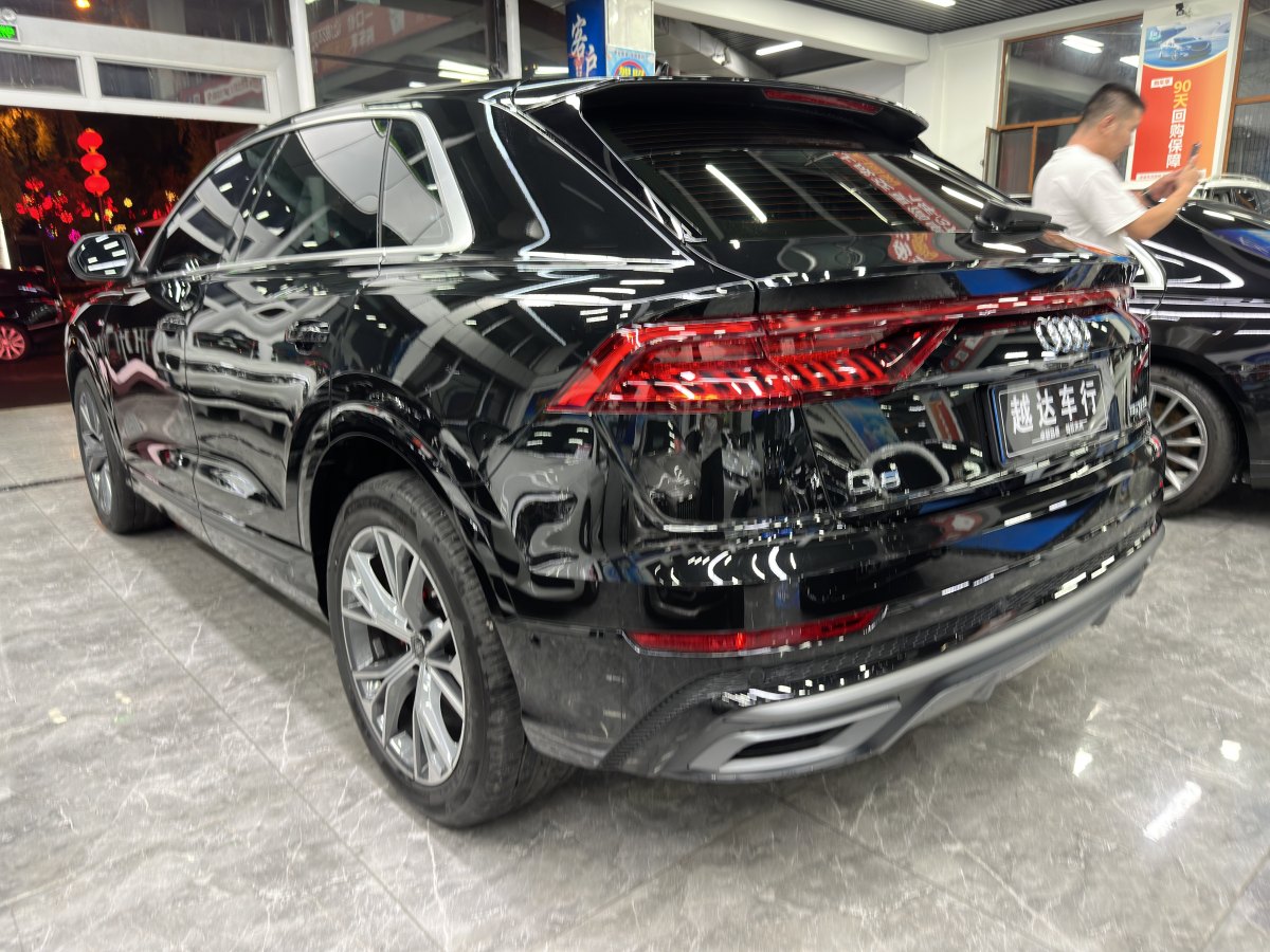 奥迪 奥迪Q8  2023款 55 TFSI 臻选动感型图片