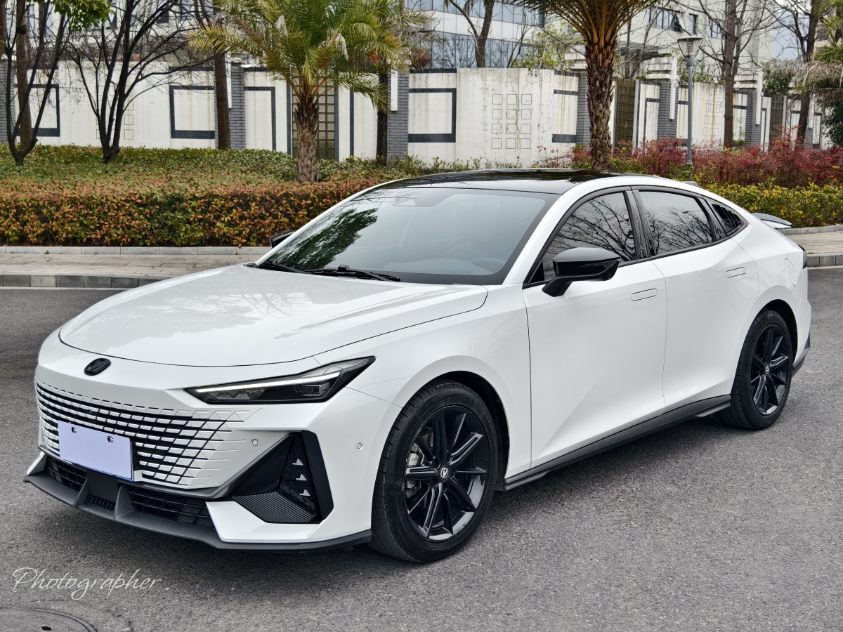 長(zhǎng)安 長(zhǎng)安UNI-V  2022款 1.5T 智慧領(lǐng)航型圖片