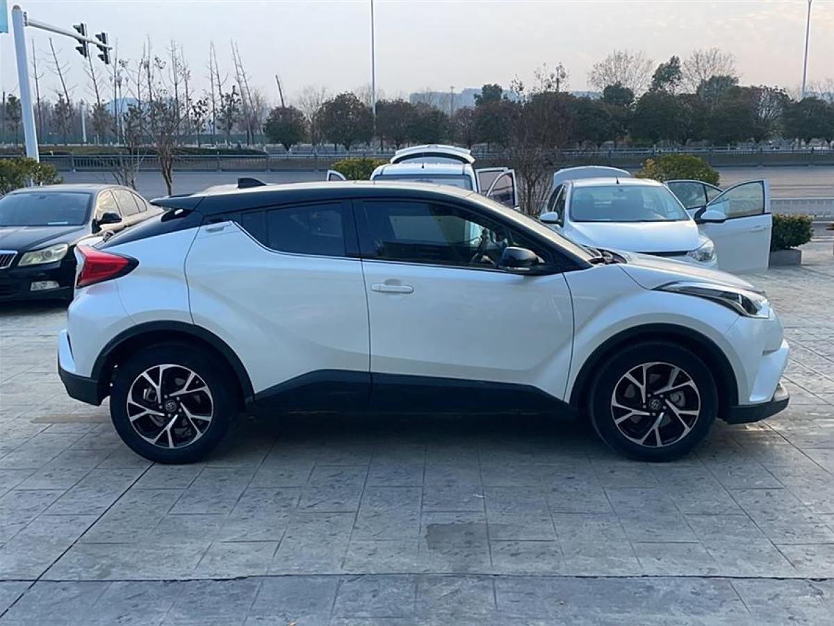 豐田 C-HR  2020款 2.0L 領先版圖片