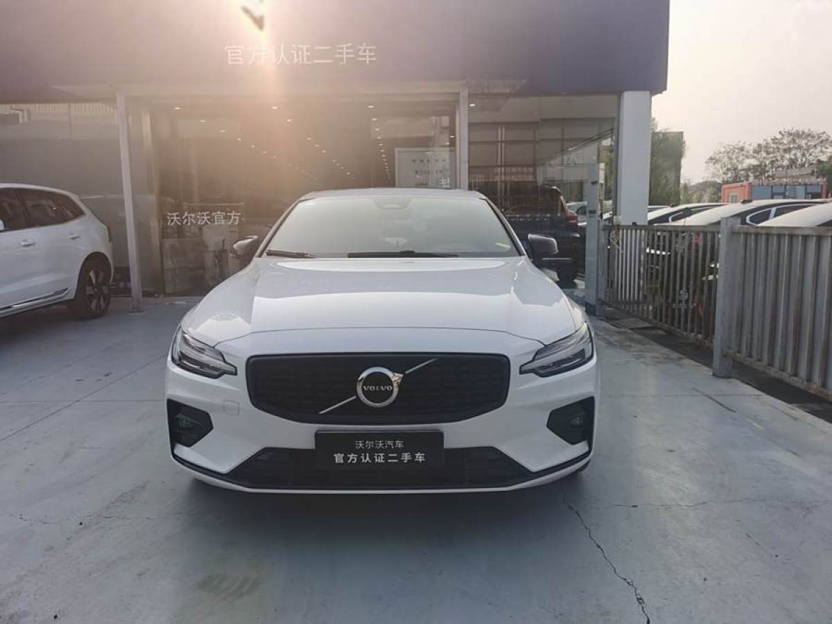 沃爾沃 S60L  2024款 B5 智雅運(yùn)動版圖片