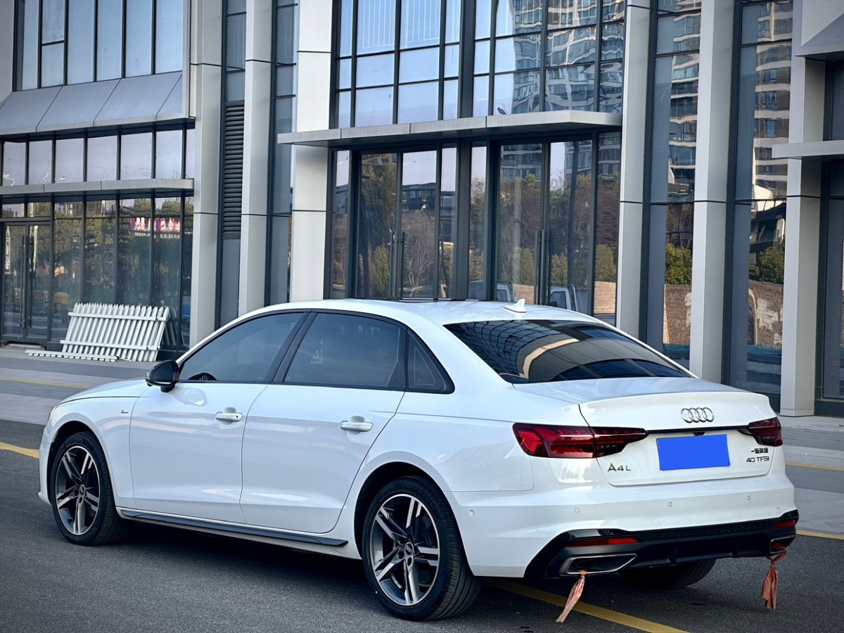 奧迪 奧迪A4L  2022款 40 TFSI 豪華動感型圖片