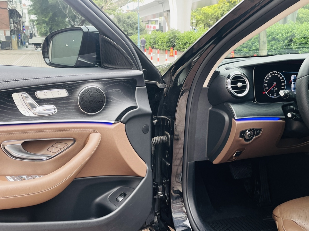 2018年03月奔驰 奔驰E级  2018款 改款 E 300 L 时尚型