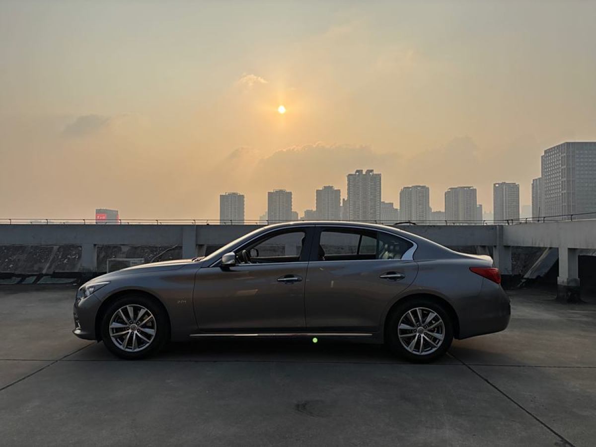 英菲尼迪 Q50L  2015款 2.0T 悅享版圖片