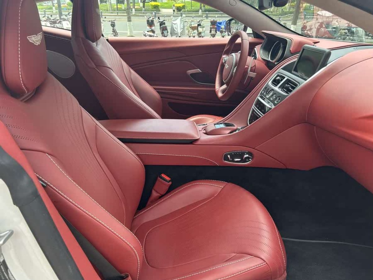 阿斯頓·馬丁 阿斯頓?馬丁DB11  2020款 4.0T V8 Coupe圖片