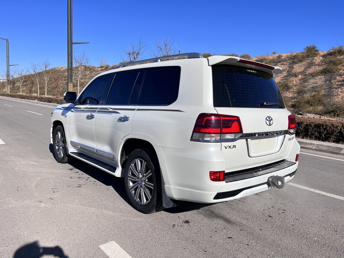 豐田 蘭德酷路澤  2018款 5.7L VX-R 12氣 底升(中東版)圖片