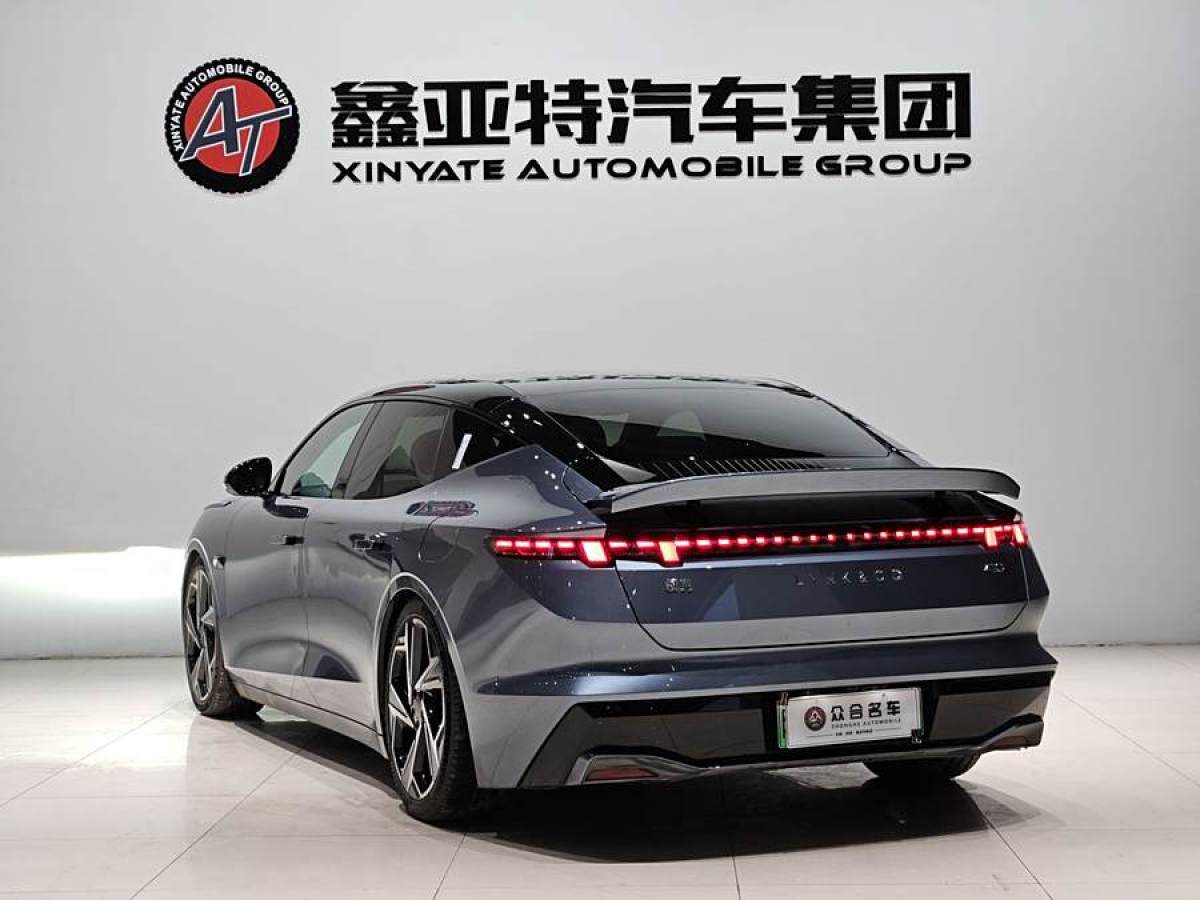 領(lǐng)克 領(lǐng)克Z10  2025款 95kWh 702km四驅(qū)智駕Ultra圖片