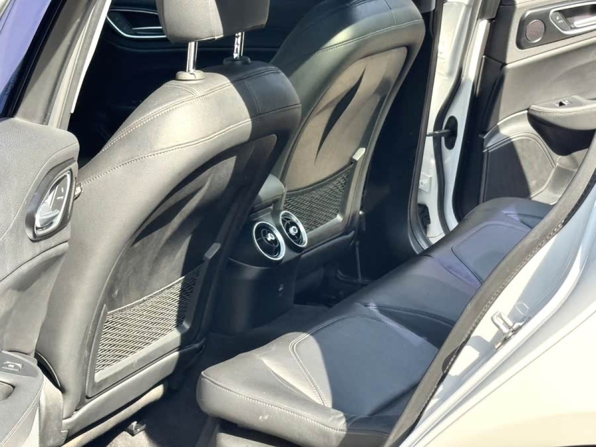 阿爾法·羅密歐 Giulia  2017款 2.0T 280HP 豪華版圖片