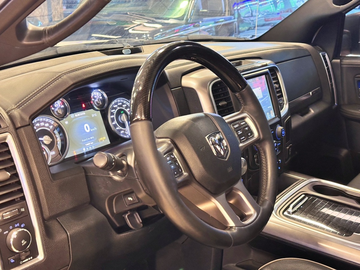 道奇 Ram  2017款 長(zhǎng)角號(hào) 5.7L 加長(zhǎng)版圖片