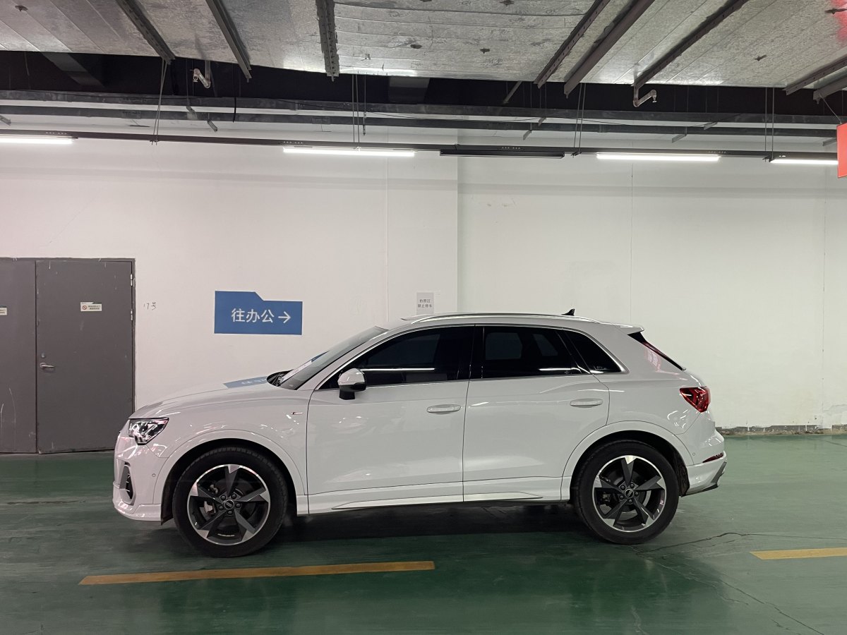 奧迪 奧迪Q3  2022款 35 TFSI 時(shí)尚動感型圖片