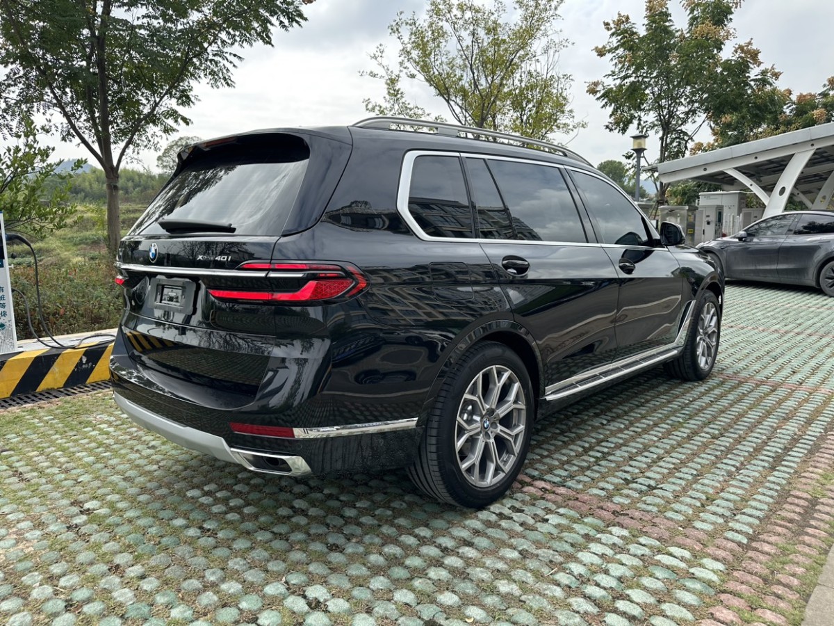 寶馬 寶馬X7  2023款 xDrive40i 領(lǐng)先型豪華套裝圖片