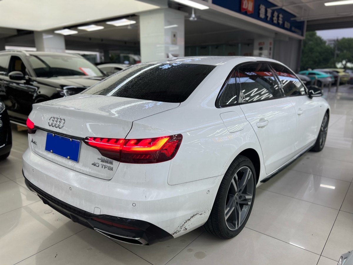 奥迪 奥迪A4L  2022款 40 TFSI 豪华动感型图片