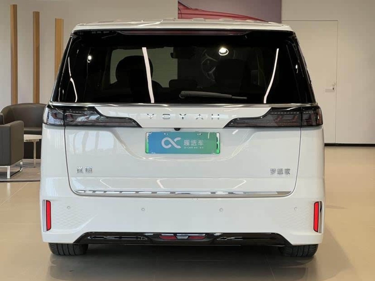 嵐圖 夢想家  2024款 PHEV 超長續(xù)航旗艦版圖片
