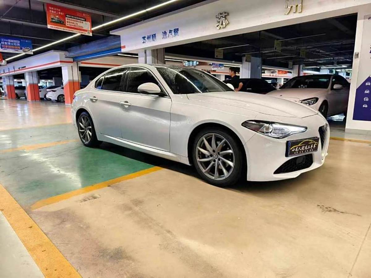 阿爾法·羅密歐 Giulia  2017款 2.0T 200HP 豪華版圖片