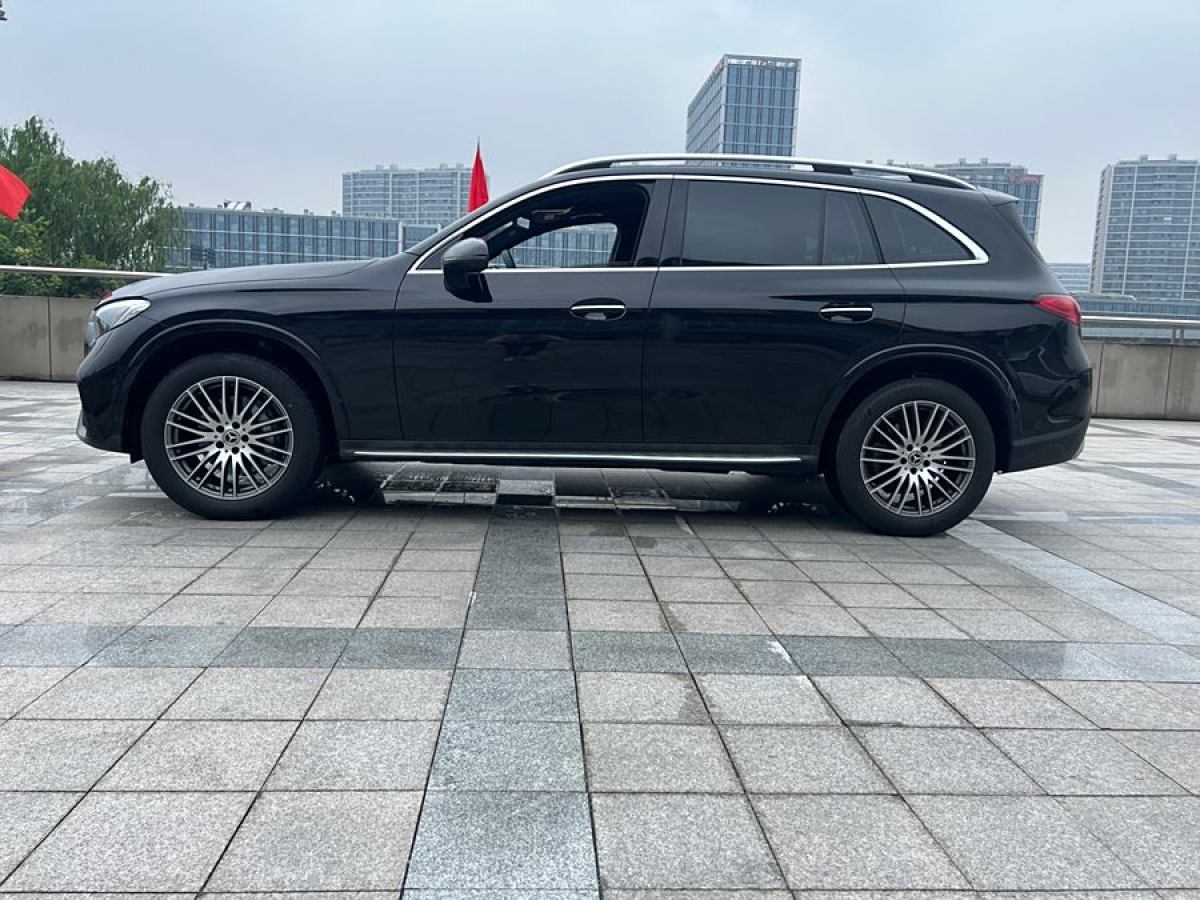 奔馳 奔馳GLC  2023款 改款 GLC 300 L 4MATIC 動(dòng)感型 5座圖片