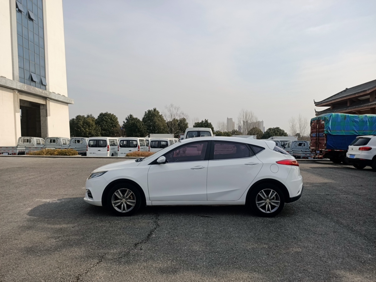 長(zhǎng)安 逸動(dòng)XT  2016款 1.6L 手動(dòng)俊酷型圖片