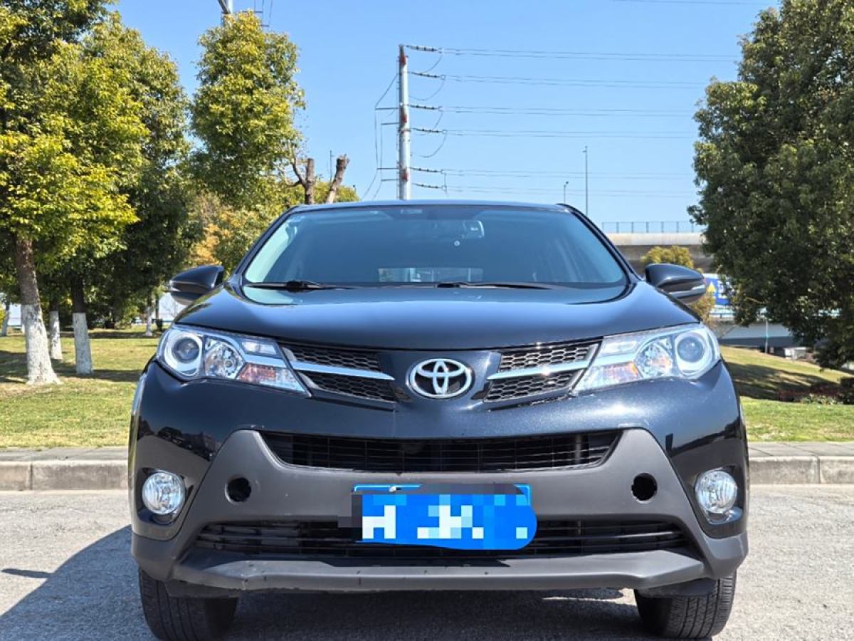 豐田 RAV4榮放  2015款 2.0L CVT兩驅(qū)風(fēng)尚版圖片