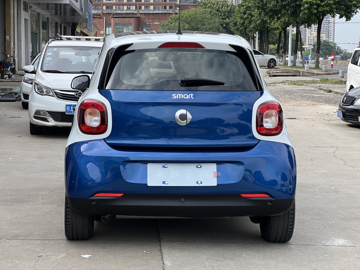 2019年1月smart forfour  2016款 1.0L 52千瓦激情版