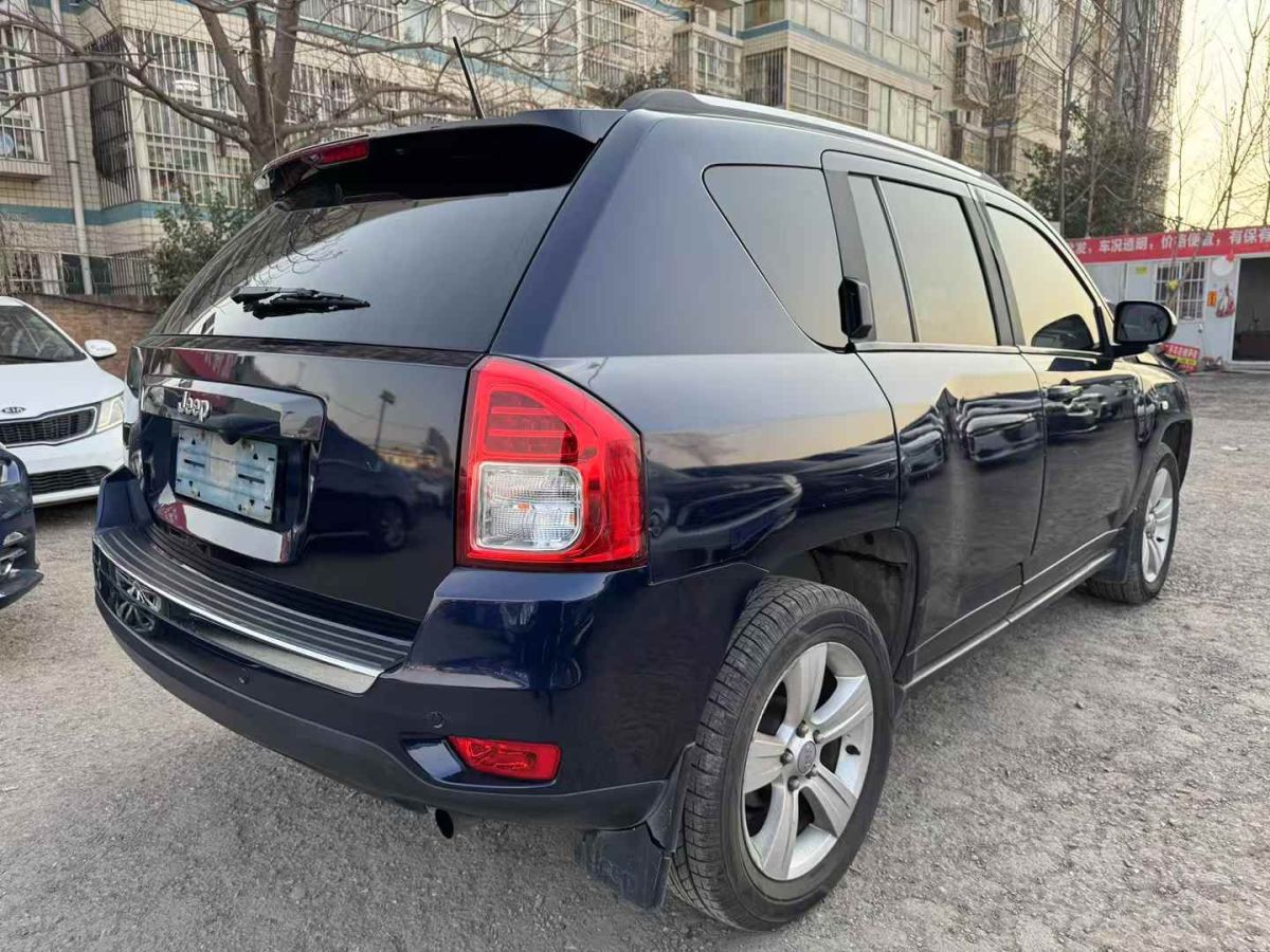 Jeep 指南者  2013款 2.0L 兩驅(qū)運(yùn)動(dòng)版圖片
