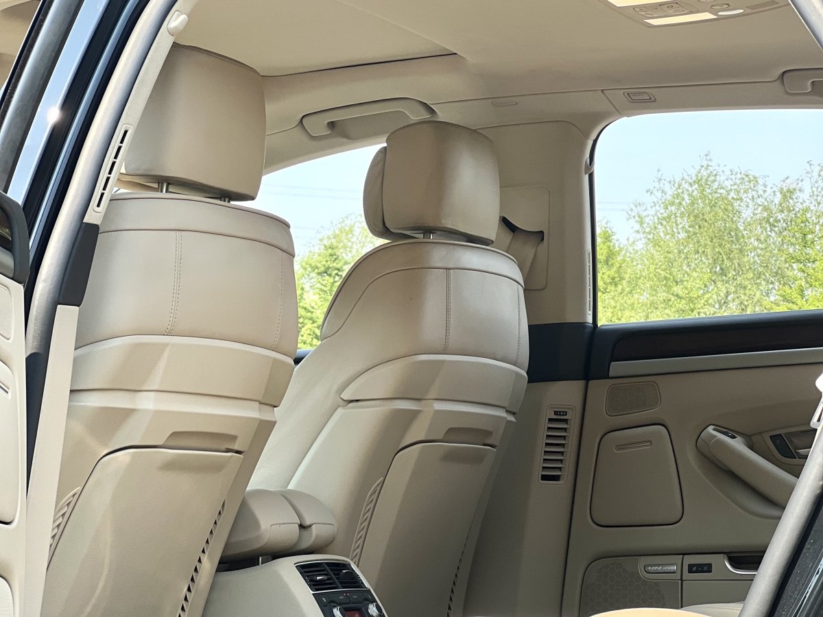 奧迪 奧迪A8  2008款 A8L 3.2 FSI標(biāo)準(zhǔn)型圖片